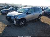 TOYOTA RAV4 XLE JTMWFREV8JD****** снимка