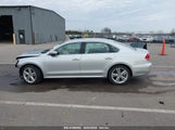 VOLKSWAGEN PASSAT 2.0L TDI SEL PREMIUM 1VWCV7A38FC120598 снимка
