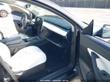 TESLA MODEL Y PERFORMANCE DUAL MOTOR ALL-WHEEL DRIVE 7SAYGDEFXNF440273 fotografie