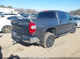 TOYOTA TUNDRA SR5 5.7L V8 5TFDW5F12JX770657 снимка