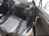 VOLKSWAGEN TIGUAN 2.0T SEL R-LINE 3VV4B7AX5RM129797 photo