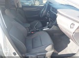 TOYOTA COROLLA LE 5YFBURHE8JP742378 снимка