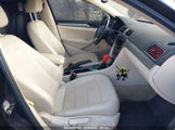 VOLKSWAGEN PASSAT 2.5L SE 1VWBH7A33EC010902 снимка