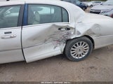 LINCOLN TOWN CAR ULTIMATE 1LNHM83W74Y****** снимка