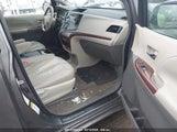TOYOTA SIENNA XLE 5TDDK3DC1BS020341 снимка