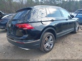 VOLKSWAGEN TIGUAN 2.0T SE/2.0T SE R-LINE BLACK/2.0T SEL 3VV2B7AX3MM109354 photo