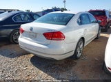 VOLKSWAGEN PASSAT 1.8T SE 1VWBS7A32FC008609 снимка