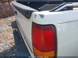 CHEVROLET SILVERADO 1500 LS 2GCEC19T9X1256894 снимка