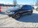 VOLKSWAGEN TIGUAN 2.0T SE/2.0T SEL/2.0T SEL R-LINE/2.0T SEL R-LINE BLACK 3VV3B7AX9KM135037 photo