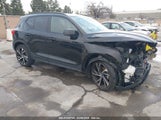 VOLVO XC40 T5 R-DESIGN YV4162UM3N2644113 photo