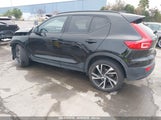 VOLVO XC40 T5 R-DESIGN YV4162UM3N2644113 photo