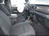 JEEP WRANGLER UNLIMITED SPORT S 4X4 1C4HJXDG7JW181922 fotografie