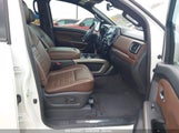 NISSAN TITAN PLATINUM RESERVE 4X4 1N6AA1ED6NN100601 fotografie