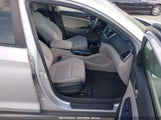 HYUNDAI TUCSON SEL KM8J33A40JU710519 снимка