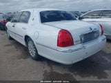 LINCOLN TOWN CAR SIGNATURE 1LNHM81W04Y680803 photo