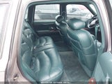 LINCOLN TOWN CAR SIGNATURE/SPINNAKER 1LNLM82W8SY604137 fotografie