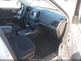 JEEP CHEROKEE LATITUDE FWD 1C4PJLCB3KD240584 photo