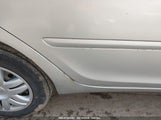 TOYOTA CAMRY LE 4T1BE32K64U867018 снимка