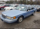 LINCOLN TOWN CAR SIGNATURE/TOURNAMENT 1LNLM82W0RY770131 снимка
