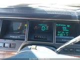 LINCOLN TOWN CAR SIGNATURE/TOURNAMENT 1LNLM82W0RY770131 photo