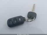 TOYOTA CAMRY LE 4T1BE32K92U526046 снимка
