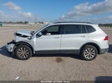 VOLKSWAGEN TIGUAN 2.0T SE/2.0T SEL 3VV3B7AX6JM151954 photo