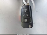 AUDI Q3 2.0T PREMIUM WA1HCCFS7HR001054 снимка