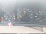 MERCEDES-BENZ E 320 WDBJF65J51B207110 снимка
