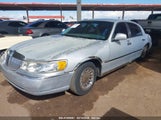 LINCOLN TOWN CAR CARTIER 1LNHM83W82Y671518 fotografie