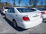 TOYOTA CAMRY LE 4T1BE32K95U626247 снимка