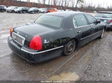 LINCOLN TOWN CAR SIGNATURE LIMITED 2LNHM82V39X607678 снимка