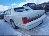 LINCOLN TOWN CAR SIGNATURE 1LNLM82W4VY709181 photo