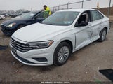 VOLKSWAGEN JETTA 1.4T R-LINE/1.4T S/1.4T SE 3VWC57BU5KM105282 photo
