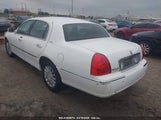 LINCOLN TOWN CAR SIGNATURE 1LNHM81W04Y639216 снимка