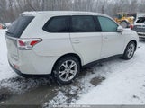 MITSUBISHI OUTLANDER SE JA4AZ3A33EZ019904 снимка