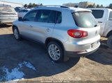 VOLKSWAGEN TIGUAN SE WVGAV95N29W538462 photo