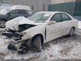 TOYOTA CAMRY XLE 4T1BE32K55U593232 снимка