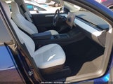 TESLA MODEL Y AWD/LONG RANGE DUAL MOTOR ALL-WHEEL DRIVE 7SAYGDEE2PF614833 fotografie