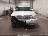 LINCOLN TOWN CAR ULTIMATE 1LNHM83W74Y640747 снимка