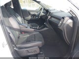 VOLVO XC40 T5 R-DESIGN YV4162UM1L2265124 photo