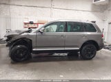 VOLKSWAGEN TOUAREG 2 VR6 FSI WVGBE77L18D028912 снимка