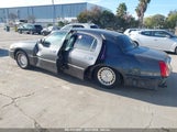 LINCOLN TOWN CAR 1LNFM81W8WY679201 fotografie