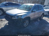 VOLKSWAGEN TIGUAN 2.0T WOLFSBURG EDITION WVGSV7AX6HK031070 снимка