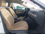 VOLKSWAGEN JETTA 1.4T R-LINE/1.4T S/1.4T SE 3VWCB7BU2KM205123 снимка