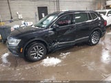 VOLKSWAGEN TIGUAN 2.0T SE/2.0T SE R-LINE BLACK/2.0T SEL 3VV2B7AX2MM010833 photo