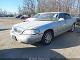 LINCOLN TOWN CAR SIGNATURE 1LNHM81W24Y639881 fotografie