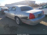 LINCOLN TOWN CAR SIGNATURE 1LNHM81W24Y639881 fotografie