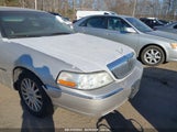 LINCOLN TOWN CAR SIGNATURE 1LNHM81W24Y639881 fotografie