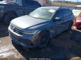 VOLKSWAGEN TIGUAN 2.0T SE R-LINE BLACK 3VV8B7AX4NM117877 снимка