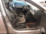 VOLKSWAGEN PASSAT 2.5L SE 1VWBP7A38CC085756 снимка